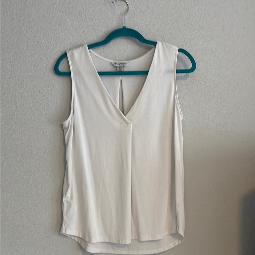 Tommy Bahama White Sleeveless V-Neck Blouse | Size Small